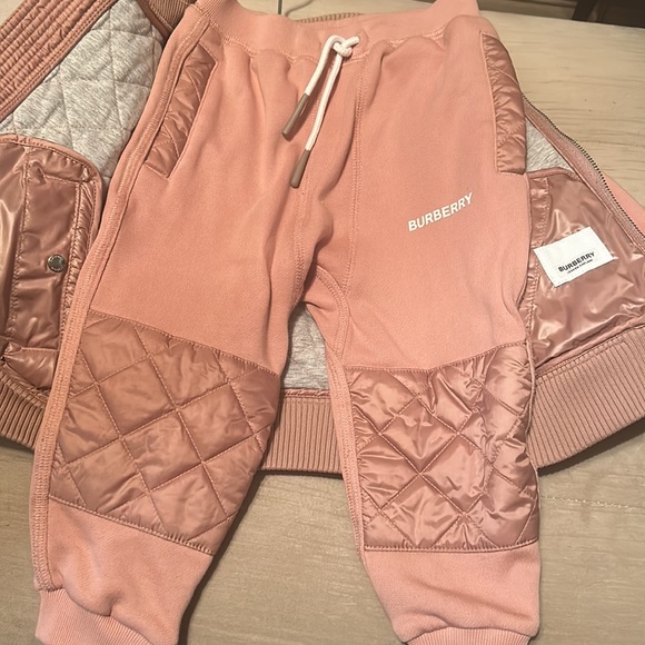 COPY - Size 2y Burberry 2 piece outfit!! In excellent condition. - Picture 2 of 6